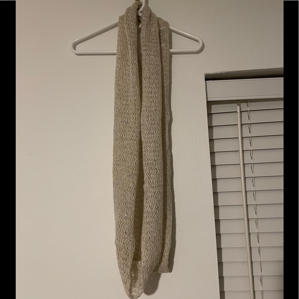 Abercrombie & Fitch Infinity Knit Scarf